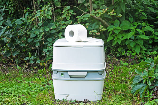 Best Portable bathroom rental  in Madison, SD